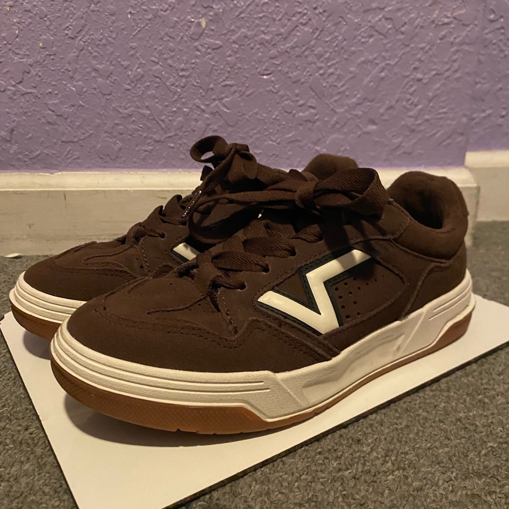 Vans Women's Brown and White Sneakers